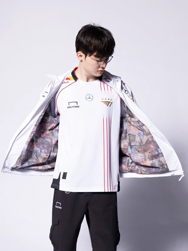 T1 Worlds Jacket 2024 - Image 6